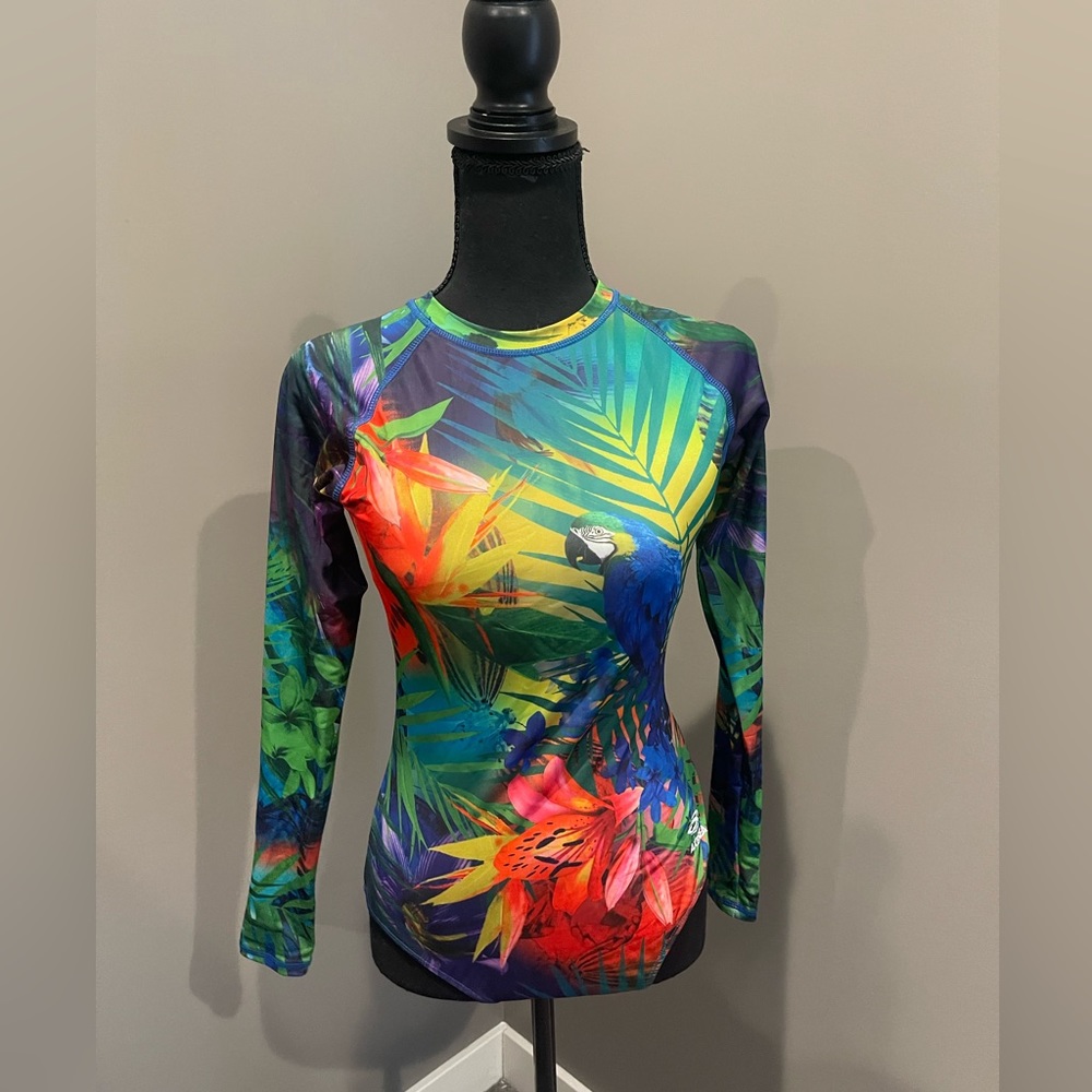 Axesea long sleeve swimsuit Size 6 never worn